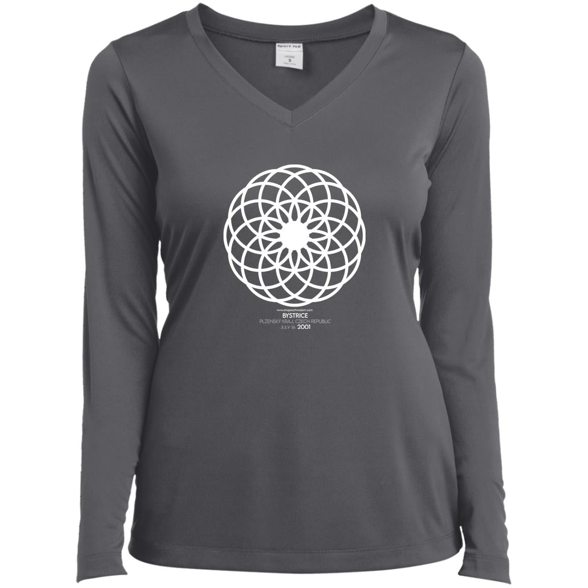 Crop Circle V-Neck Tee - Bystrice